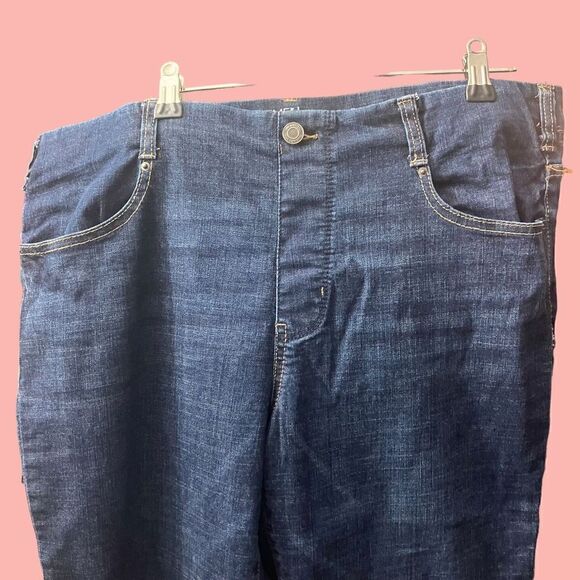 Gap Sweater w/ Tried & True Jeans / both in EUC - Picture 5 of 12